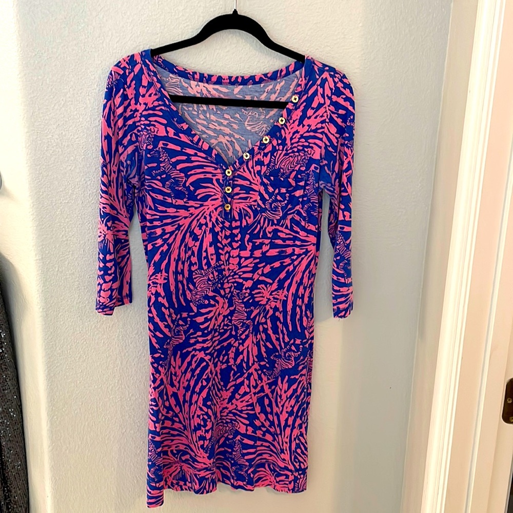Lilly Pulitzer quarter sleeve shift dress size small.